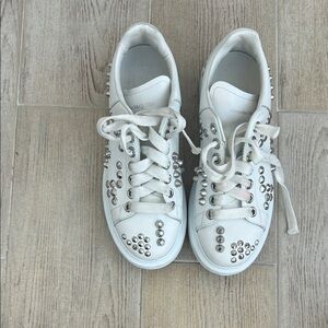 Alexander McQueen White Leather Stud-Embellished Sneakers